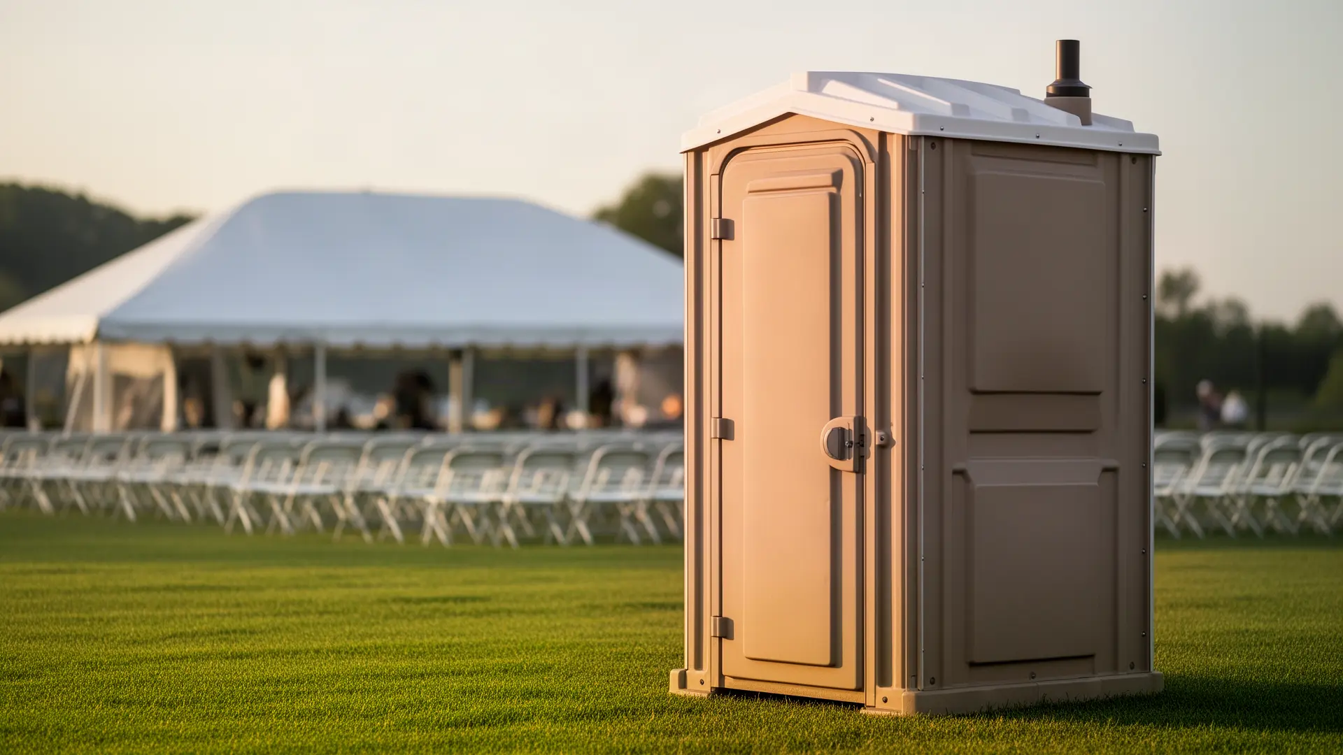 Clean porta potty unit from Twin Willows Porta Potties in Lutz, FL